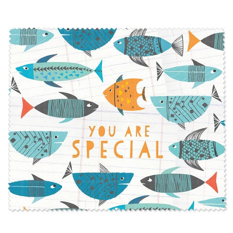 Brillenputztuch mit Fischli und Text You are special